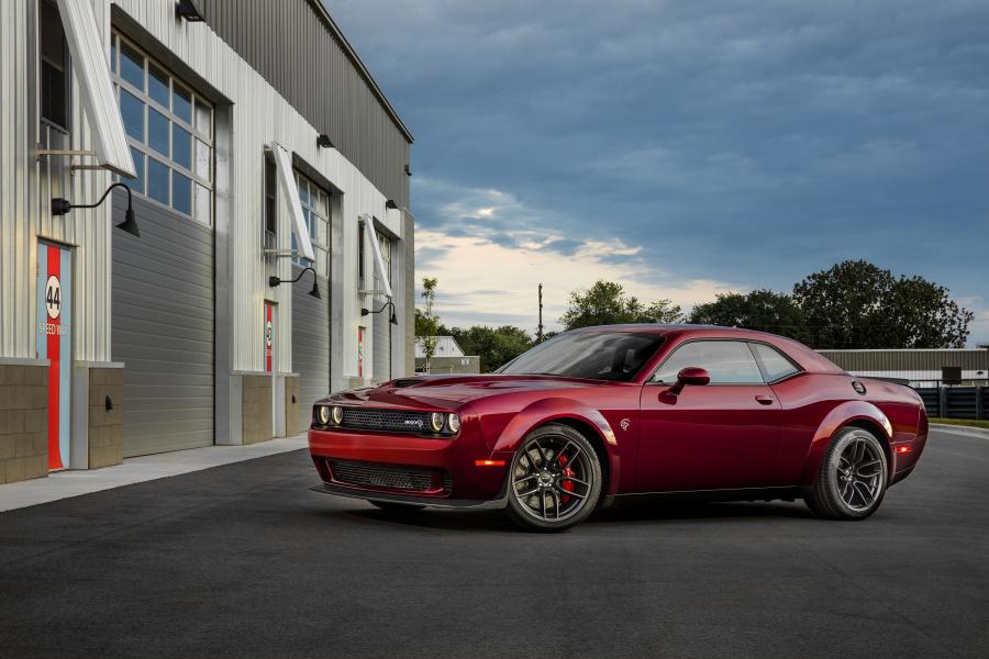  Dodge Challenger SRT Hellcat Widebody 2017 года  (фото 12 из 69)
